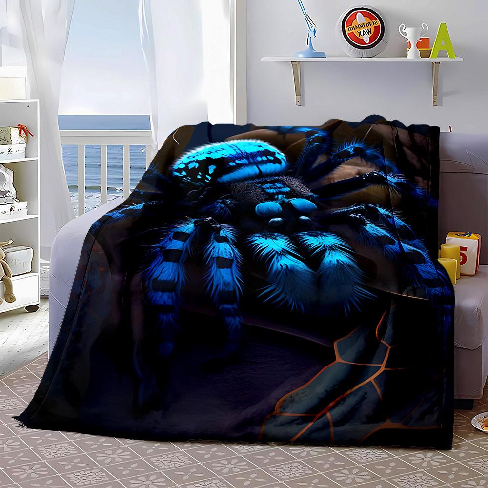 Blue Fluffy Wolf Spider Print Fleece Blanket: Soft, Warm, and Durable for All Seasons