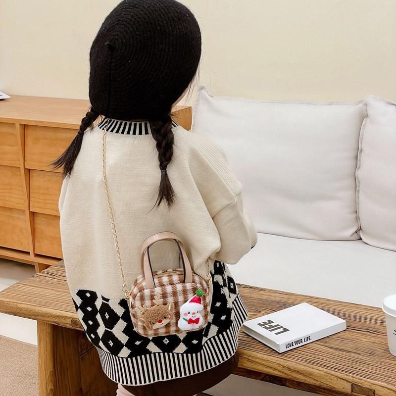 And Fun Breathable Childrens Bag With Eyecatching Christmas Tree And Strap Chain