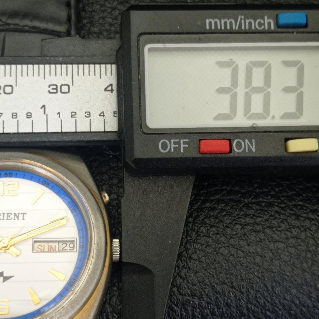 AUTOMATIC VINTAGE ORIENT 46941 JAPAN MENS WHITE COLOR DIAL WATCH a700162-5 R201-a700162