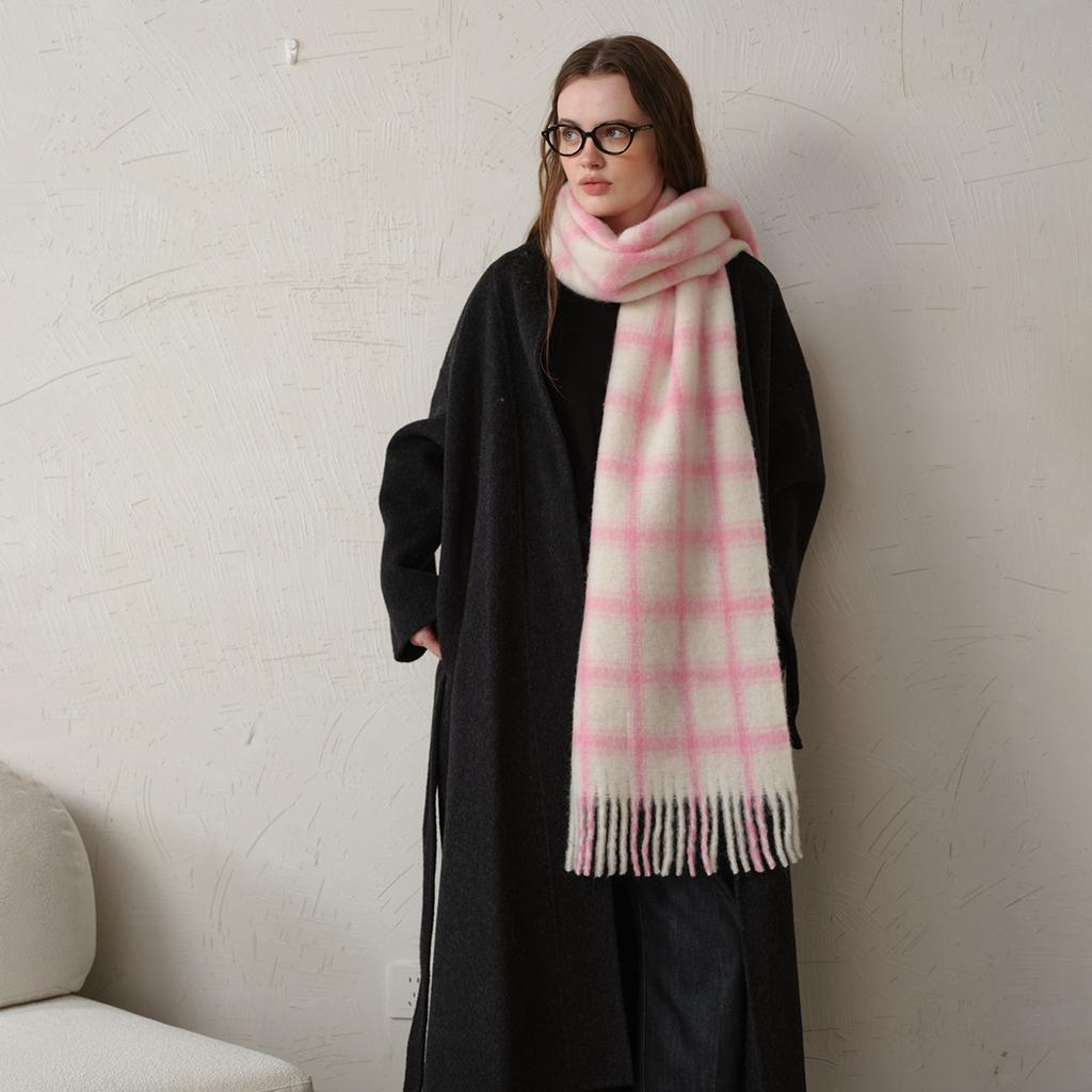Designer Wool Plaid Scarf Women's Autumn and Winter Increase the Soft and Simple Atmosphere Pink Plaid Scarf Shawl