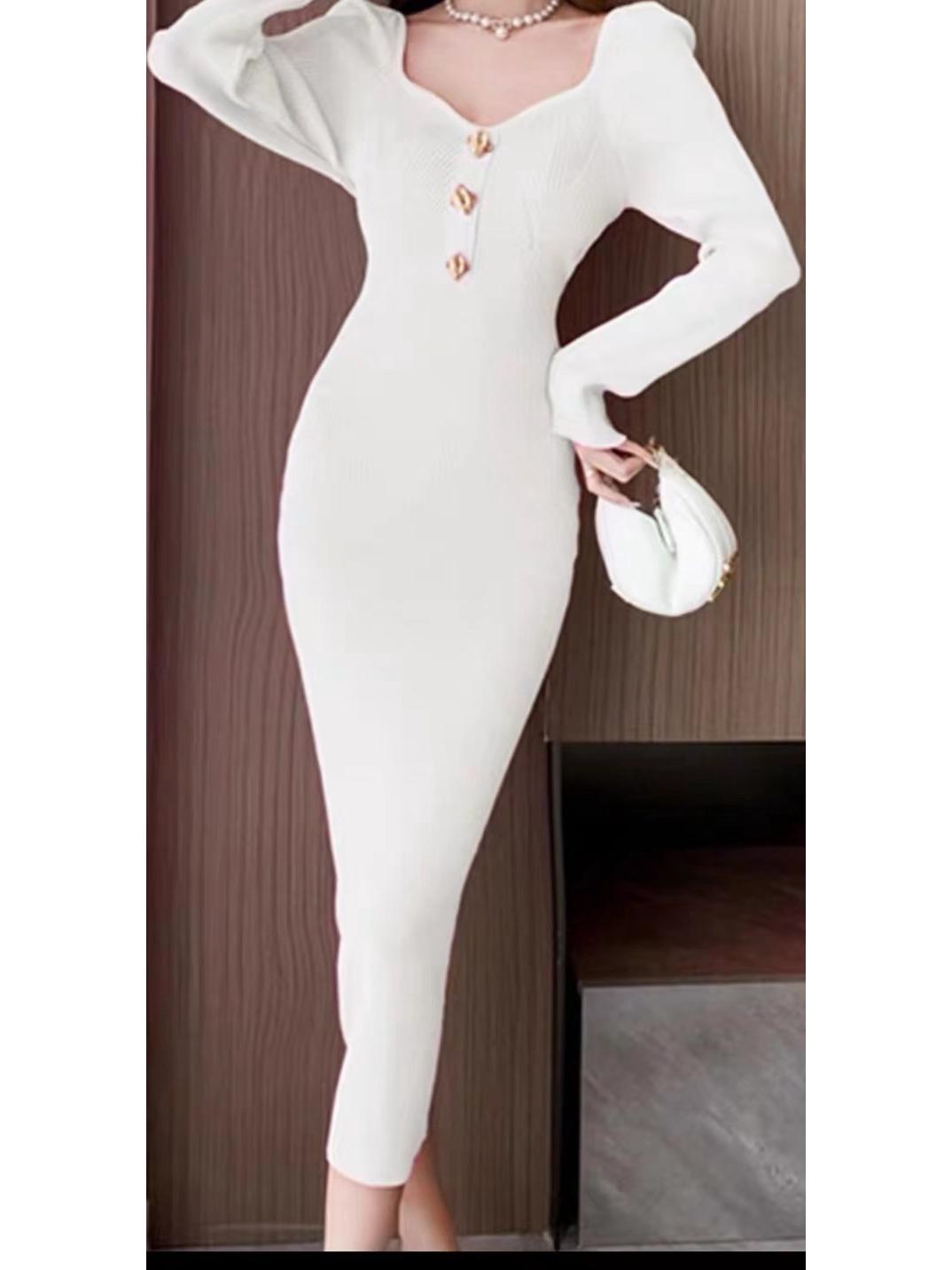 

Женское облегающее платье-свитер средней длины в стиле ретро с квадратным воротником из французского трикотажа на осень/зиму One Size белый