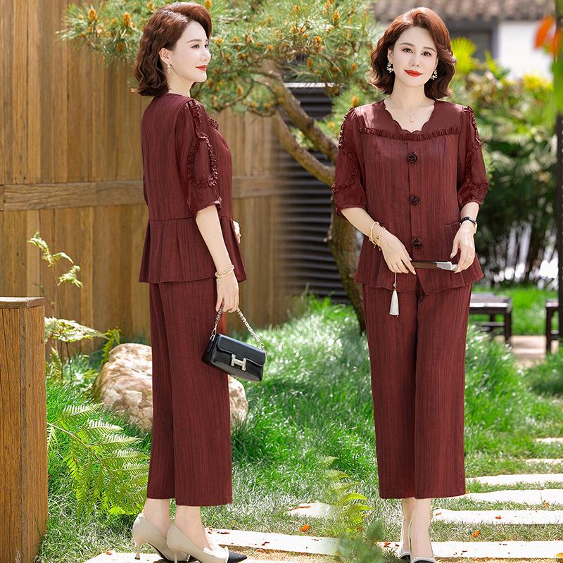 Mom's 2026 Chiffon Suit: Summer Fashionable Two-Piece Set for Middle-Aged and Elderly Women - Age-Reducing Top & Wide-Leg Pants.