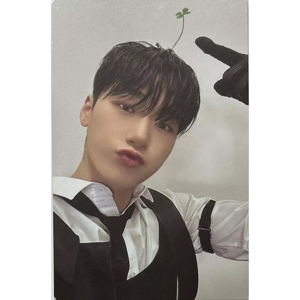 ATEEZ THE WORLD EP.2:OUTLAW A / DENÍK / JEDNOTKA DENÍKU / Z ver. OFICIÁLNÍ FOTOKARTA