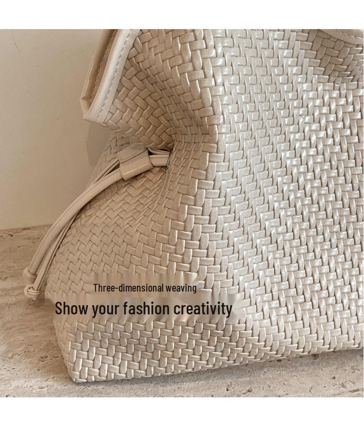 Korean Style Woven Texture Tote Bag: 2026 Fashion Versatile Shoulder Bag, Lazy Style, Large Capacity for Women.