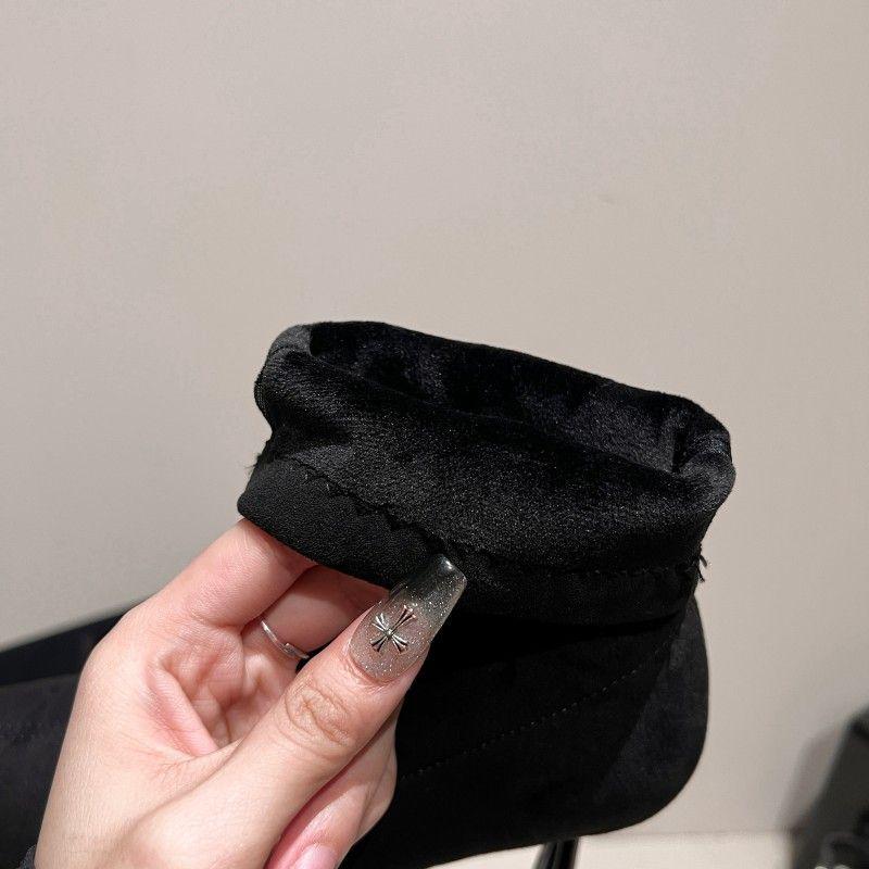 2025 Men's Knitted Stretch Stiletto Boots with Metal Buckle, Slim Fit & Versatile for Autumn/Winter.