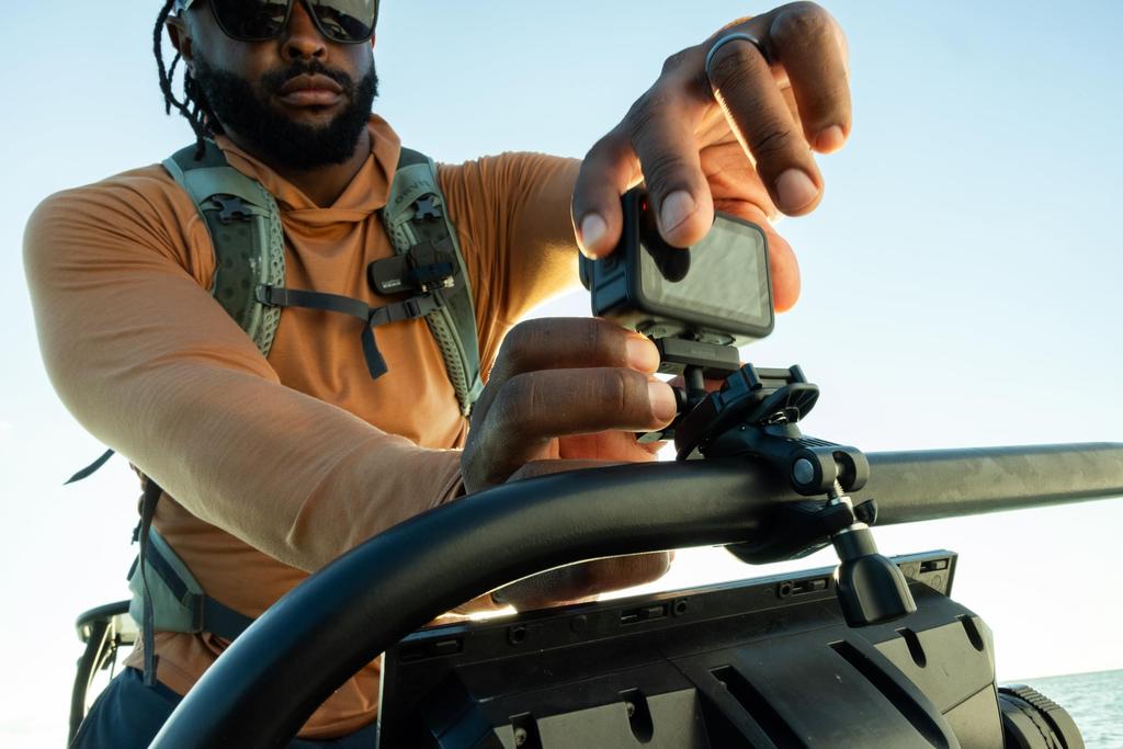 Magnetic Latch Ball Joint Mount for HERO13 Black [Official GoPro] AEMAG-002 []