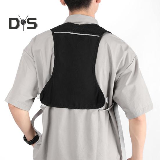 Multi-Pocket Running Vest Breathable Cycling Vest with Phone Holder Reflective Design Mesh Vest with Adjustable Straps for Running Cycling Marathons