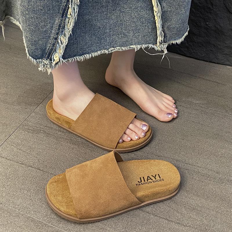 Retro flat-bottomed slippers for women to wear in the autumn of 2025. The new fashion is very easy to wear. Lazy home slippers