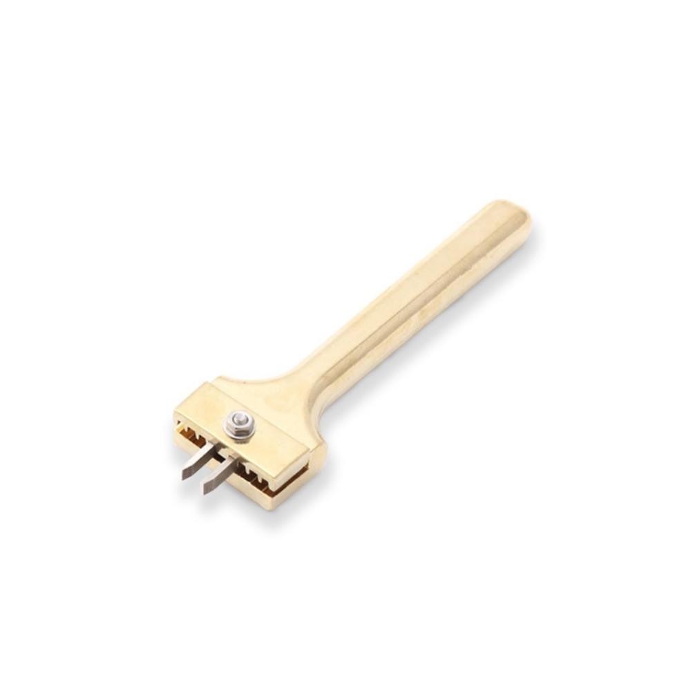 

1Pc Leather Punch Tool Adjustable Vent Punching Buckle Magnetic Buckle Installation Tool Magnetic Buckle Nail Claw золотий