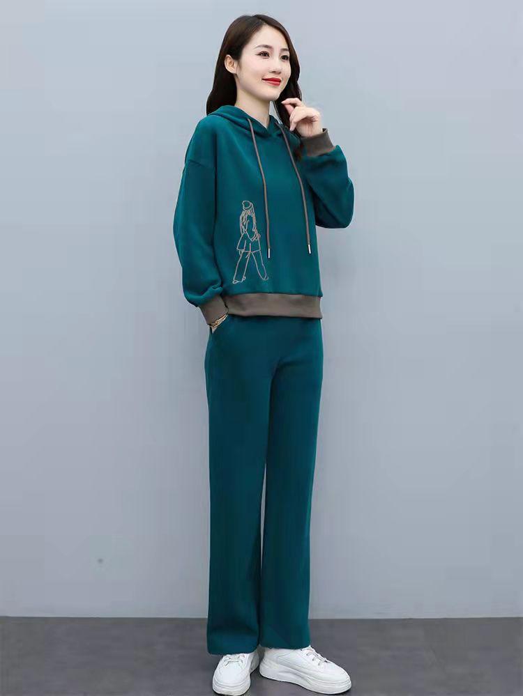 2025 Spring & Fall Loose Fit Slimming Casual Sports Suit – Fashion-Forward, Age-Defying, and Trendy