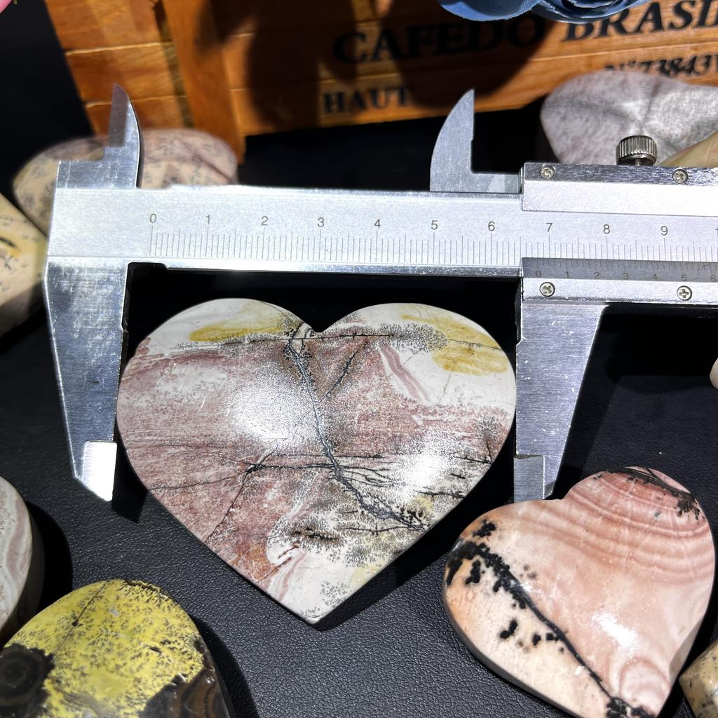 High Quality Reiki Healing Crystal Picture Jasper Heart Palm Stone for Feng Shui Angel Business Gift