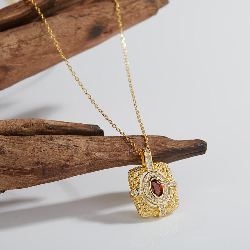Niche Personalized Design Colored Treasure Necklace Women'S S925 Sterling Silver Natural Garnet Gemstone Pendant Light Luxury High Sense