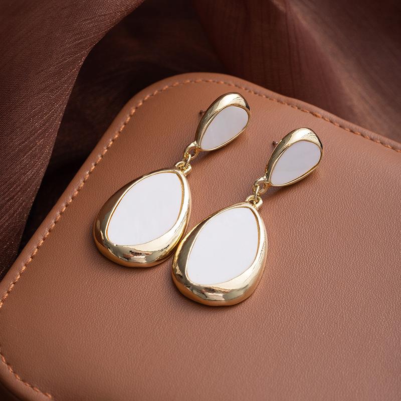 Легкая роскошь Серьги-капли из перламутра Длинные серьги Женские Французские нишевые Серьги-гвоздики легкой роскоши Ретро Высококачественные серьги