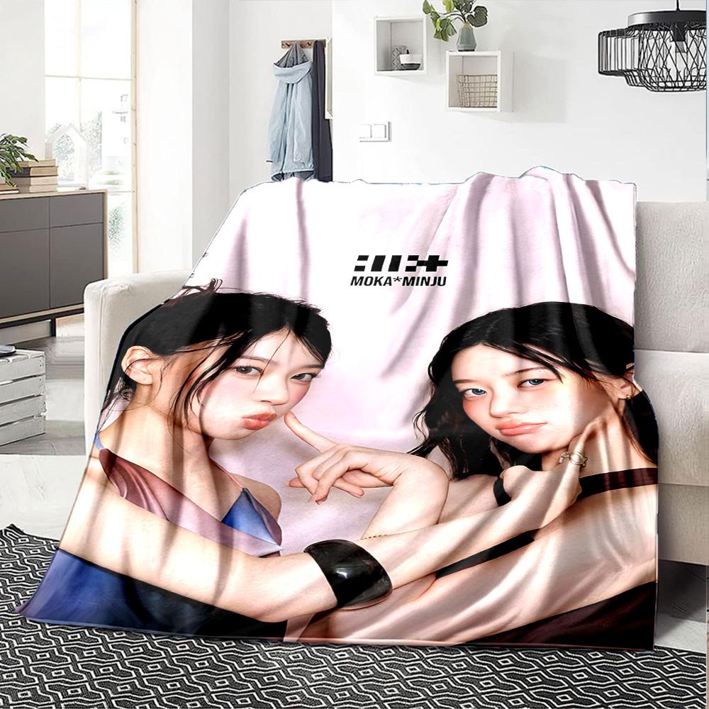 1pc Girl Group Fashion Flannel Blanket for Super Soft Cute Comfort Blanket for Travel Bedding Couch Sofa Blanket Y7308