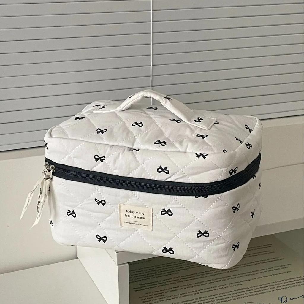 Large Capacity Quilted Cotton Ladies Pillow Handbags Sweet Bowknot Women's Cosmetic Bags High-Quality Female Wash Storage Bag