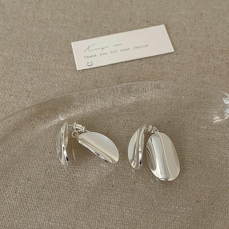 

Серьги-гвоздики контрастного цвета из золота и серебра «Холодный ветер» Женские преувеличенные индивидуальные простые уникальные модные темпераментные универсальные серьги