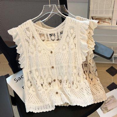 Damen Weißer Kurzer Häkelstrick-Cardigan mit Fledermausärmeln - Mode Sommer 2026.