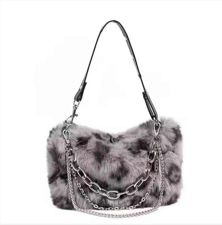 Leopard Print Winter Shoulder Bags for Women Furry Underarm Bag Chain Plush Animal Pattern Evening Totes Purse Crossbody Bag