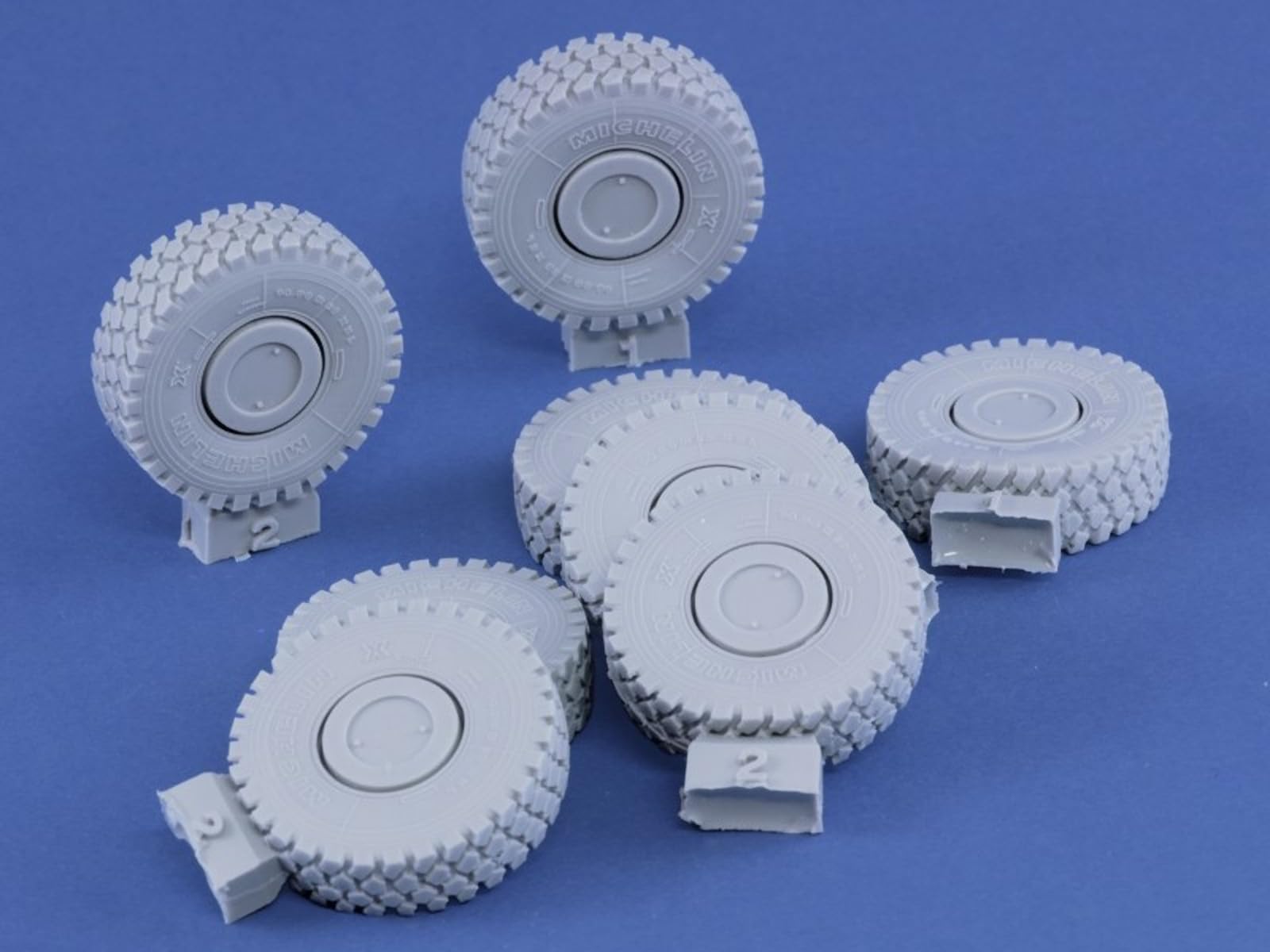 

Royal Model Scale Resin Kit with Tires for the Modern Italian VBM Freccia Infantry Fighting Vehicle RM1140 1/35 Weight-Deforming (for Trumpeter)