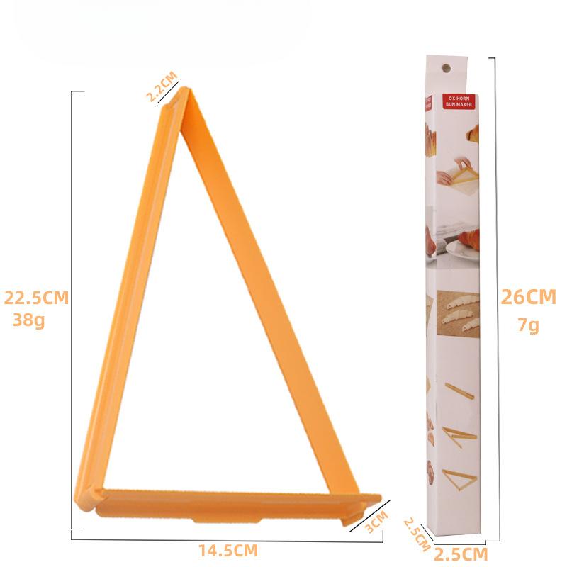 Magiczne narzędzie do krojenia ciasta na naleśniki, wałek-foremka do ciasta na bułeczki na parze i dekoracyjny plastikowy wykrawacz do domowych ciast.