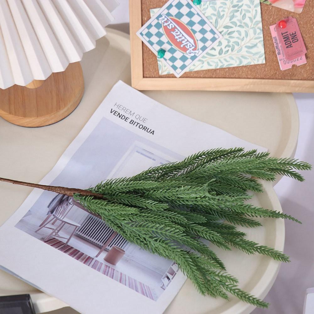 Handarbeit Künstliche Norfolk-Kiefernzweige DIY Kranz Gefälschte Tannenzapfen Weihnachts-Kiefernadeln Elegant Realistisch