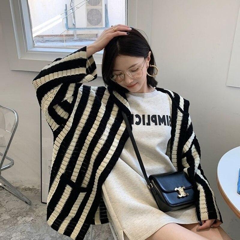 Strickjacke pullover weibliche 2022 casual frauen top Koreanische langarm chic design streifen mit kapuze pullover weiblichen mantel tops