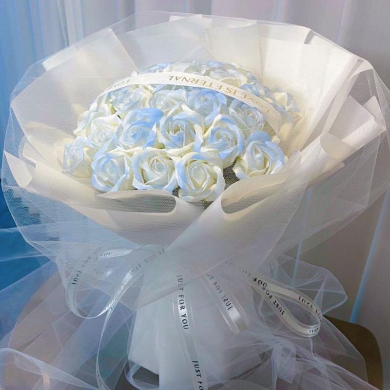 Buket lodoworóżana róża konserwowana kwiat mydlany - prezent walentynkowy dla partnera