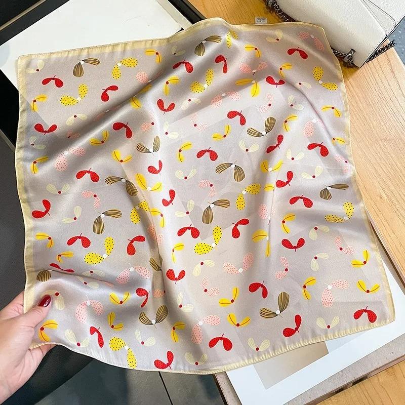 Nature Silk Neck Scarves Lady Foulard Lovely Strawberry Print Real Silk Square Scarf for Women Bag Ribbon Hairband Kerchief