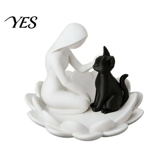Cat Lover Gift Human-Cat Interaction Shape Ornament, with Stable Non-Slip Lotus Base, Exquisite Workmanship Decor Black And White Contrast Design, белый