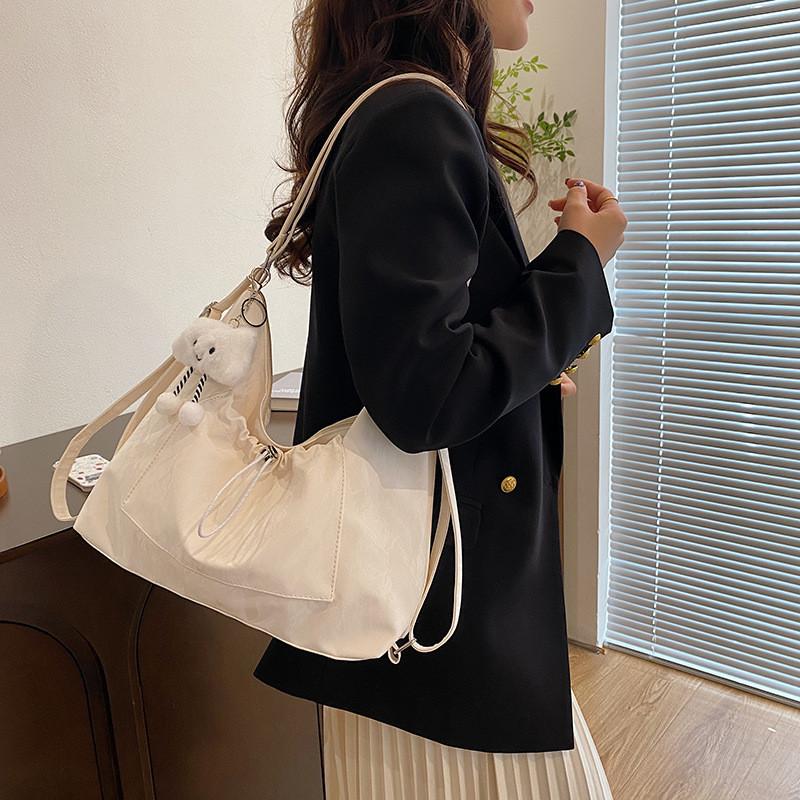 Stylish Pu Tote Bag For Women With Spacious Design Perfect For Daily Commute And Casual Outings