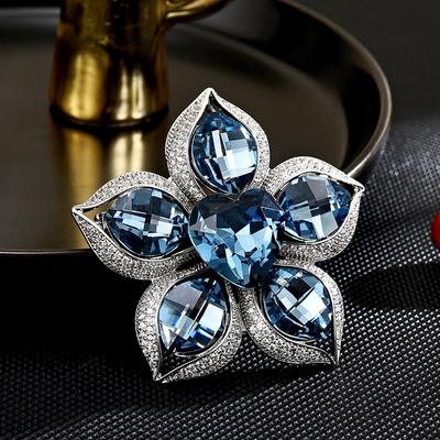 Női Könnyű Luxus Kialakítás Elegáns Virág Bross Divatos És Sokoldalú Berakott Cirkón Niche Kialakítás Érzéke Bross