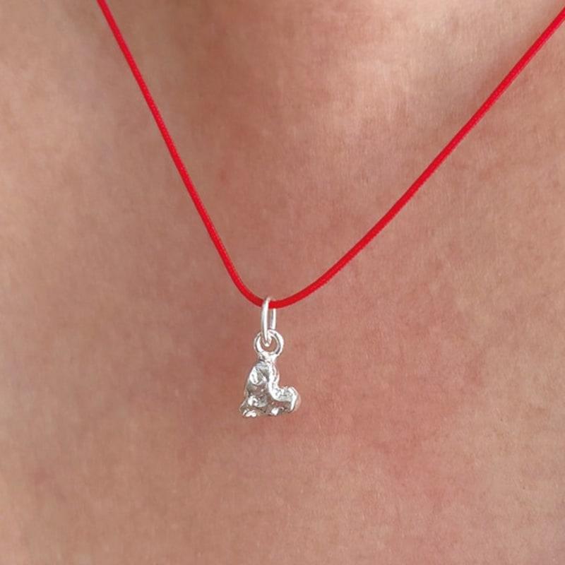 TO.STONE Mellow Heart Necklace, Glossy Silver (Red String)
