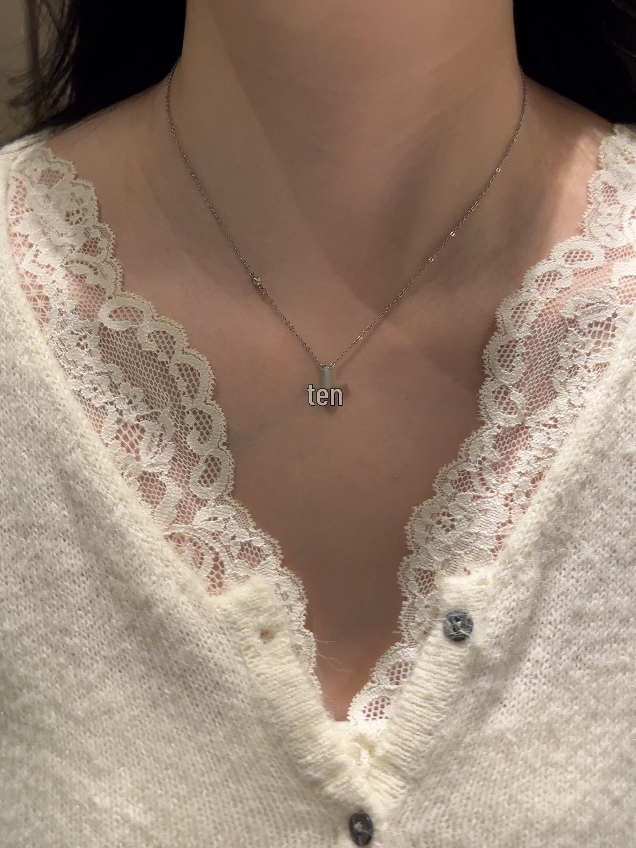 S925 Silver Vintage Four-Leaf Clover Zircon Necklace - Elegant & Retro Clavicle Chain S925 Silver