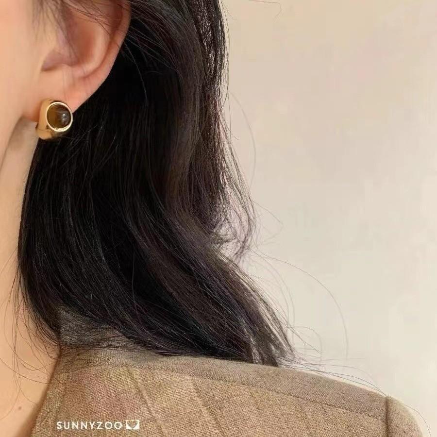 

Maillard retro vintage medieval tiger s eye stone temperament advanced sense light luxury stud earrings high