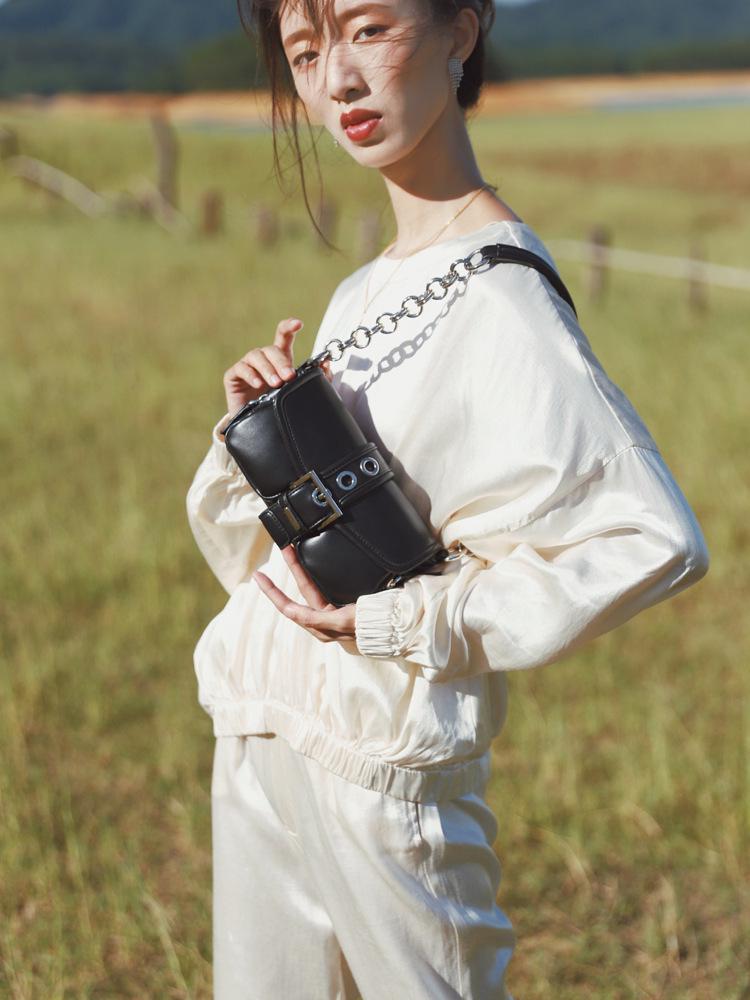 Mini Retro Round Chain Crossbody Bag - 2025 Trendy Baguette Design