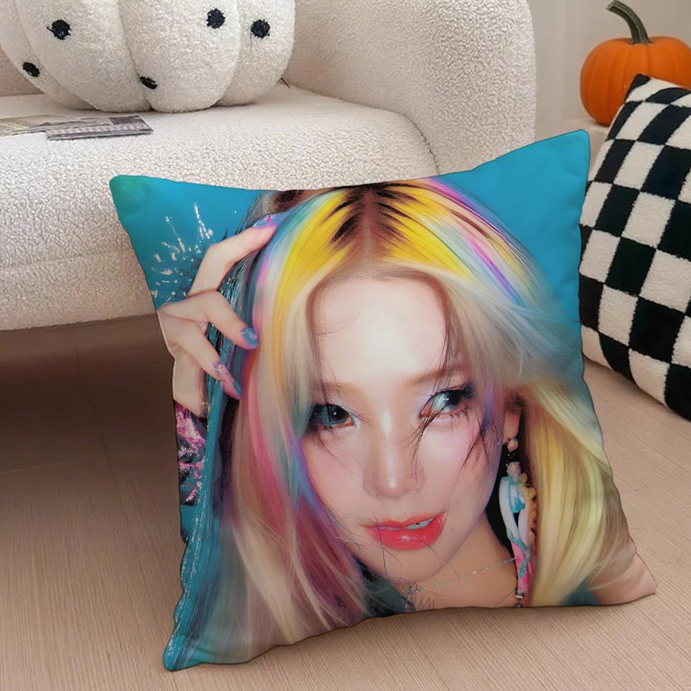 Elegant Korean Beautiful Singer KKarina Cushion Cover Throw Pillow Cover Hidden Button Durable Polyester Chair Cushion