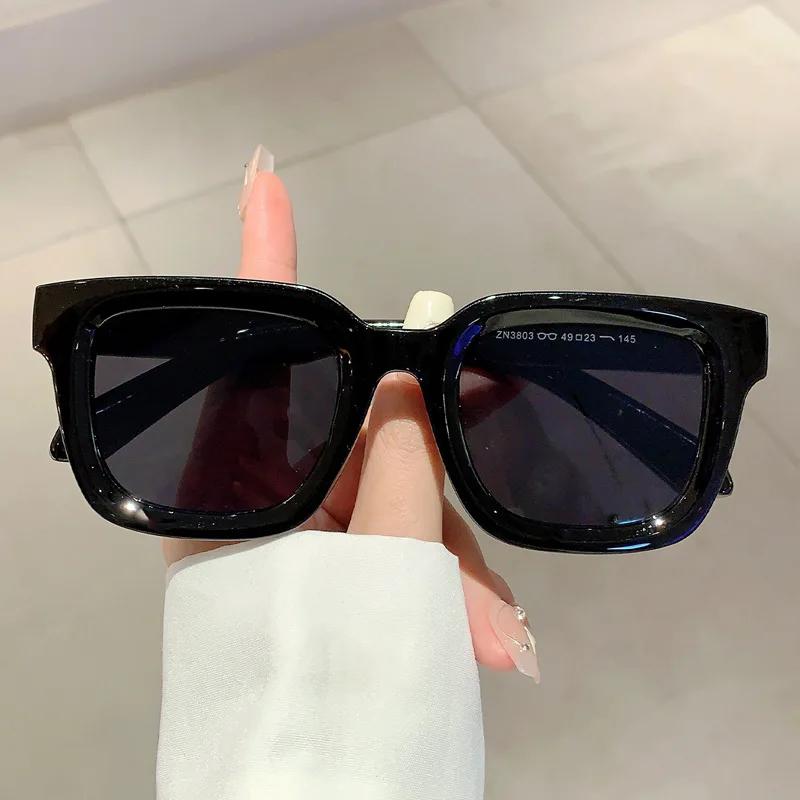 Luxury Brand Designer Classic Vintage Square Sunglasses Women For Men Olive Green Sun Glasses Trendy Punk Popular Travel Shades