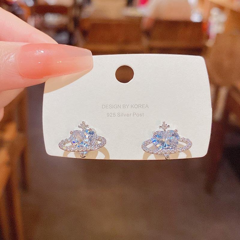 Ins Wind Pearl Love Earrings Women's Exquisite Niche Versatile High-end Stud Earrings 925 Silver Needle Explosive Earrings Wholesale