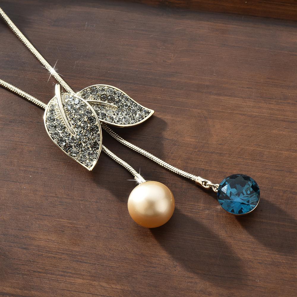 

Trendy Necklace Long With Leaf Design For Women Featuring Luxurious Gold Finish