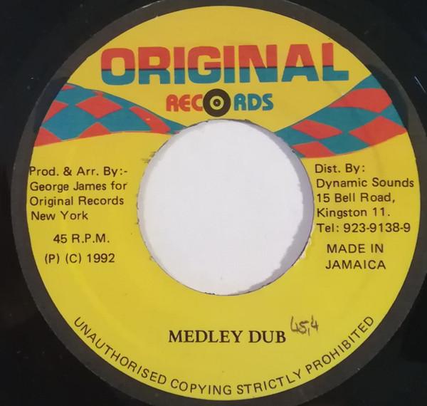 

7inch Record THRILLER U Lovers Medley NONE Original Record 1992 Jamaica Reggae Ska Dub Used