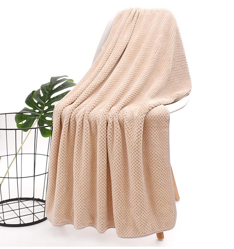 

Pineapple Check Coral Velvet Bath Towel Wholesale Soft Absorbent Adult Men and Women Beach Towel Bath Large Towel