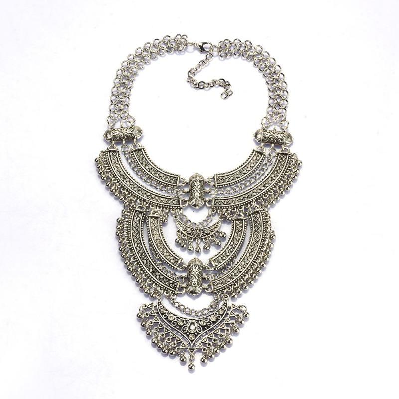 Exaggerated Retro Silver Engraved Pendant Necklace Collarbone Chain