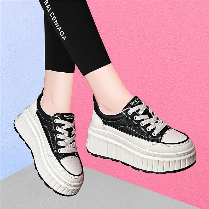 

Casual style thick-soled muffin little white shoes female Internet celebrity explosion versatile inner heightening casual board shoes 40