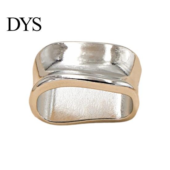 Irregular Curved Scarf Ring Oblate Ring, Geometric Simple Clip, Modern Women Jewelry Holder for Neckerchiefs Scarves Shirts High-end