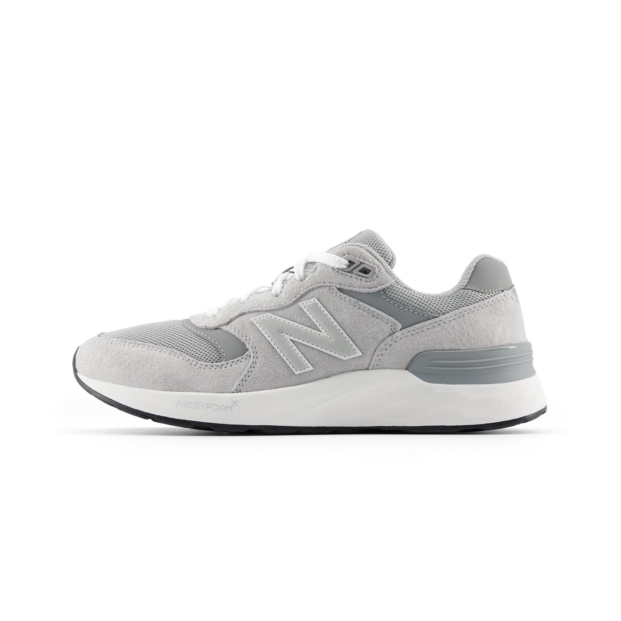New Balance 880  Grey  Men s M8806HE EU 44