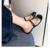 Xiaoxiangfeng retro Hepburn shoes 2025 spring and summer new girl style color matching round head one-word buckle with Mary Jane single shoes