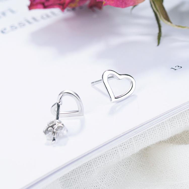 S925 Sterling Silber Junges Mädchen Herz-Förmigen Stud Ohrringe Koreanische Einfache und Süße Liebe Herz Ohrringe Student Alle-Spiel zubehör