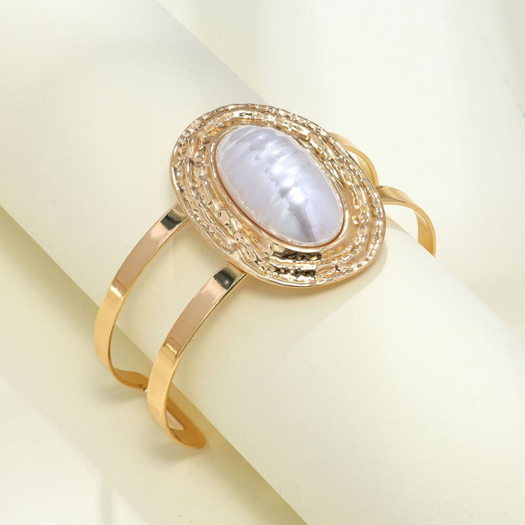 Ovales Gold Imitationsperlen Halsband Ohrringe Armband Ring Set Damenmode Übertriebene Accessoires Geschenk