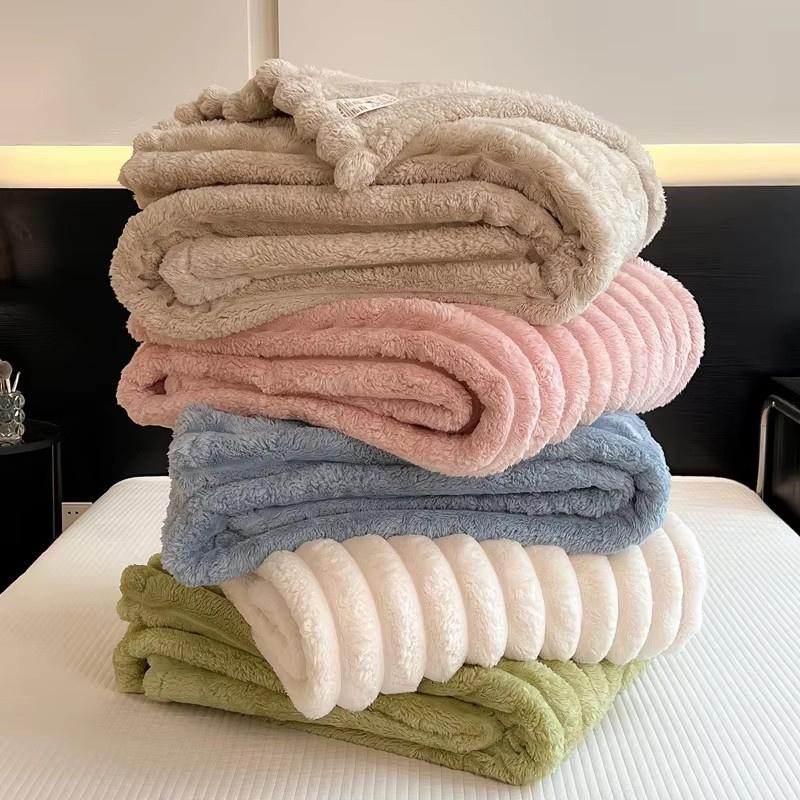 1 Piece Thickened Flannel Blanket Solid Color Soft Fluffy Plush Throws for Sofa Bed Office Travel Coral Rabbit Plush Blanket Winter Thermal Blanket