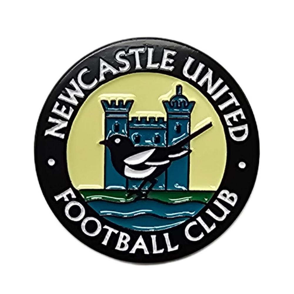 Newcastle United FC Retro 1976-1983 Crest Keyring And Badge Set